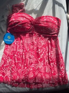 Sōl Borne Swim Pink Tankini Top